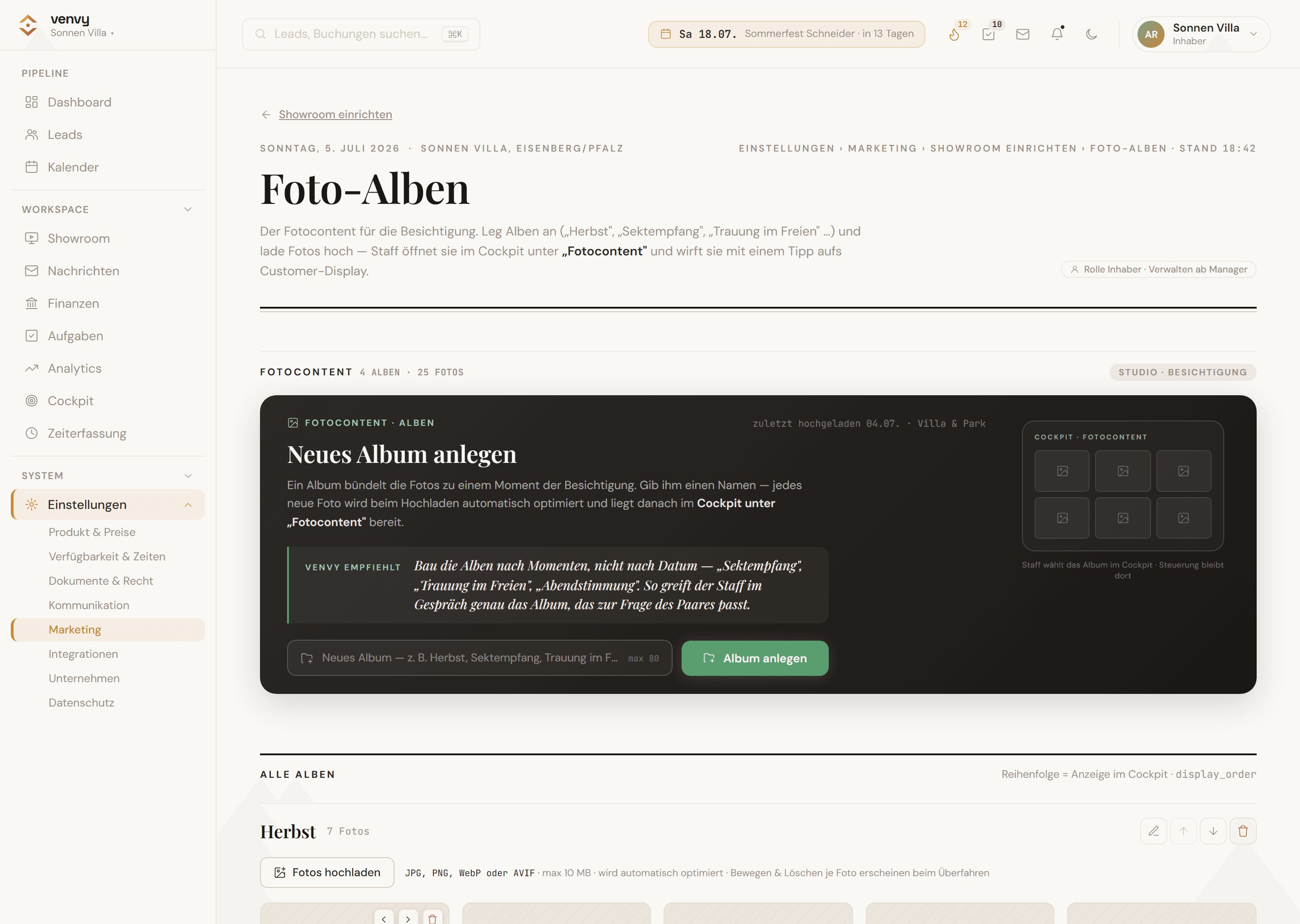 venvy Showroom-Alben — Screensaver beim Empfang des Paares